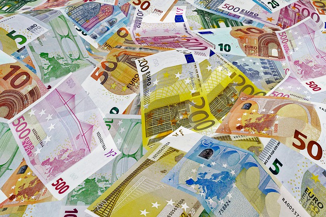 peníze eura